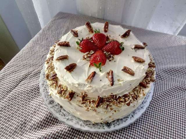 Hummingbird cake