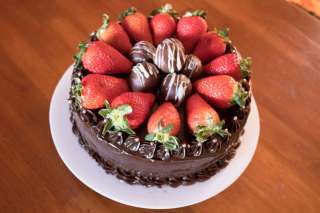 Torta de Chocolate Negrita con frutas adicionales